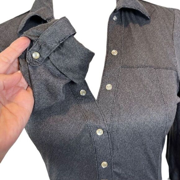 Jet Set Pearl Snap Collared Blouse Roll Sleeve Charcoal Stretchy Size Medium - Picture 2 of 7